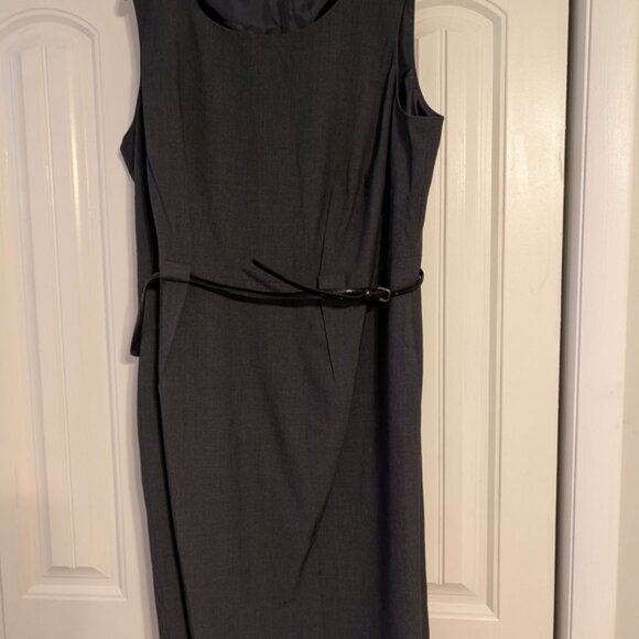 Elegant Navy Sleeveless Dress - Picture 1 of 4